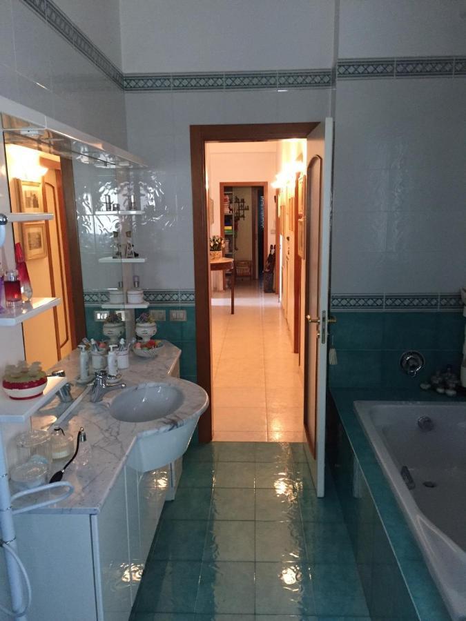 B&B Donna Porzia Trani Bagian luar foto